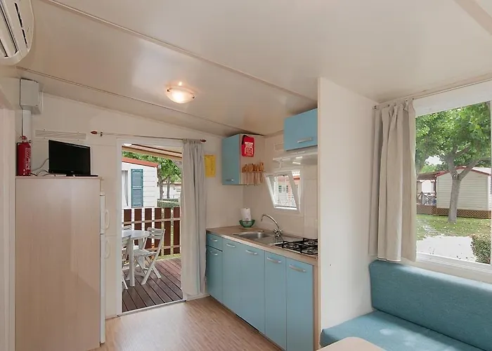 Club Del Sole Easy Village Kamp alanı *